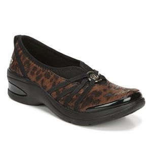 Bzees Womens Rosie Slip on Shoes Brown Leopard Fabric